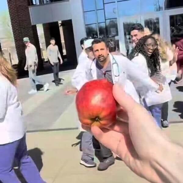 appledoctor01.jpg